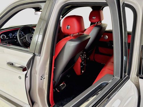 Used 2025 Rolls-Royce Cullinan Black Badge AWD/4WD image 25