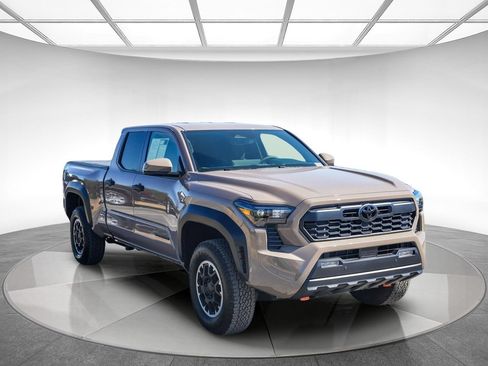 Used 2026 Toyota Tacoma TRD Off-Road w/ TRD Off Road Upgrade Package AWD/4WD image 5