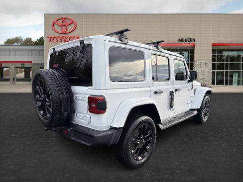 Used 2021 Jeep Wrangler Unlimited Sahara w/ Cold Weather Group image 4