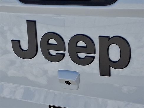 Used 2024 Jeep Gladiator Sport image 26