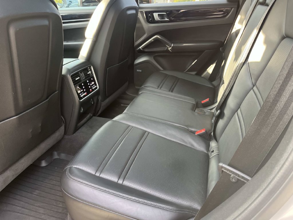 Used 2021 Porsche Cayenne S AWD/4WD image 20