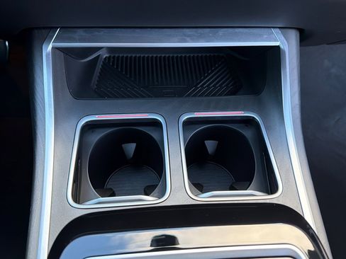 Certified 2023 BMW 740i image 41