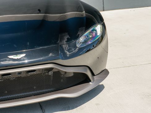 Used 2020 Aston Martin V8 Vantage Coupe RWD image 25