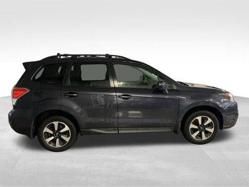 Used 2017 Subaru Forester 2.5i Premium w/ All-Weather Package image 6