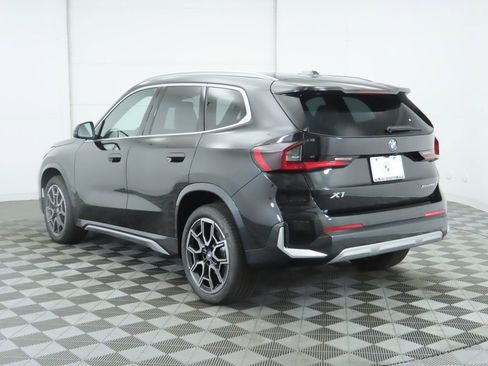 Used 2025 BMW X1 xDrive28i w/ Premium Package image 8