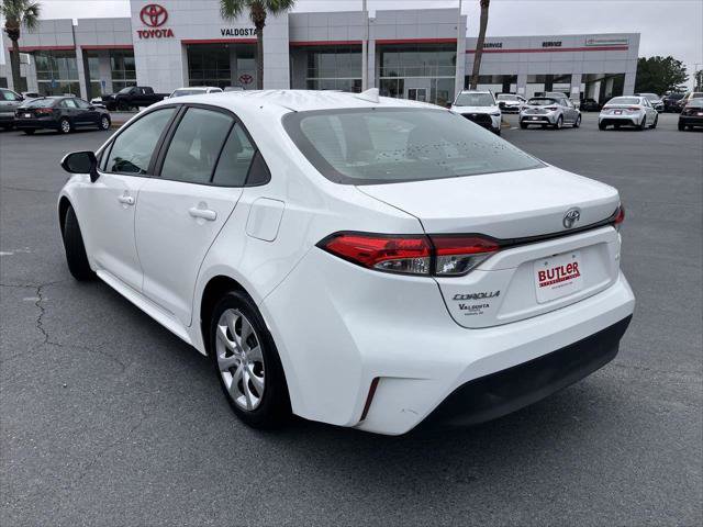 Certified 2025 Toyota Corolla LE w/ Convenience Package FWD image 3