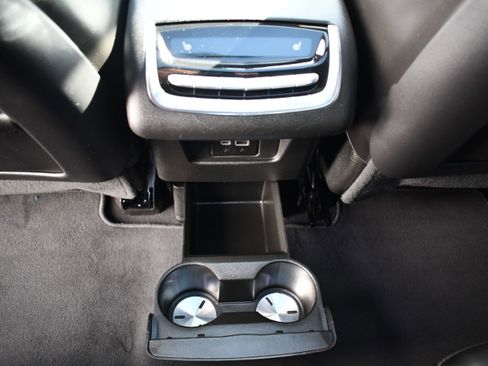 Used 2025 Cadillac XT6 Premium Luxury image 25