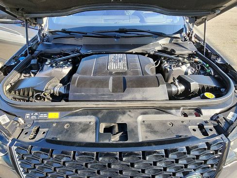 Used 2019 Land Rover Discovery HSE image 18