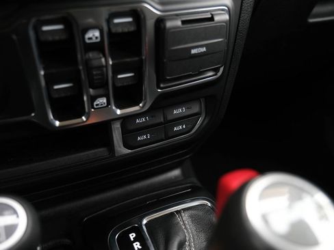 Used 2023 Jeep Wrangler Unlimited Sahara image 43