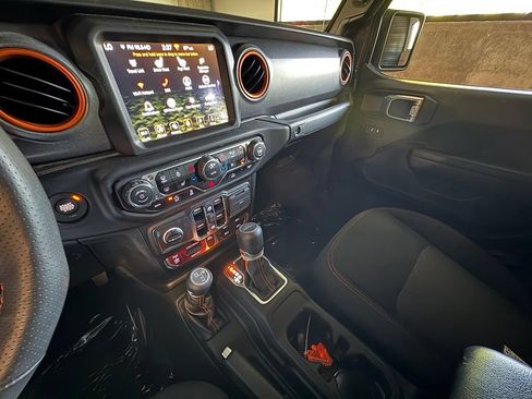 Used 2023 Jeep Gladiator Mojave w/ Cold Weather Group AWD/4WD image 27