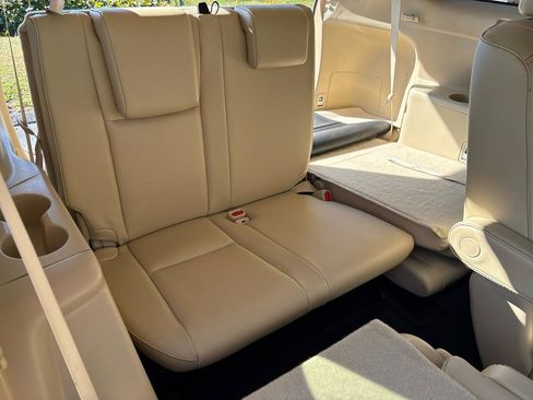Used 2019 Toyota Highlander XLE FWD image 38