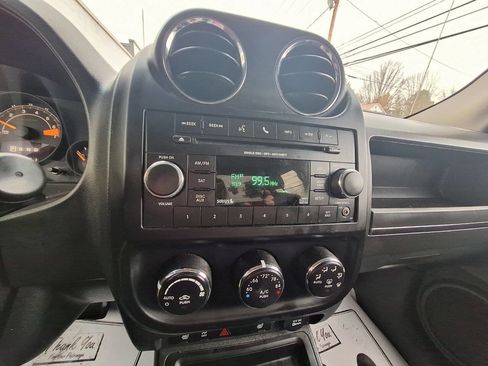 Used 2016 Jeep Patriot High Altitude AWD/4WD image 10