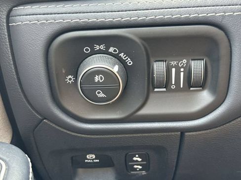 Used 2022 RAM 1500 Limited AWD/4WD image 24