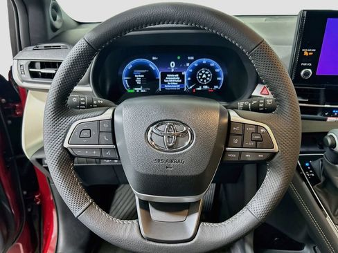 New 2026 Toyota Sienna Limited FWD image 9