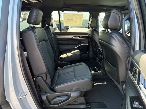 New 2026 Jeep Grand Wagoneer Limited AWD/4WD image 24
