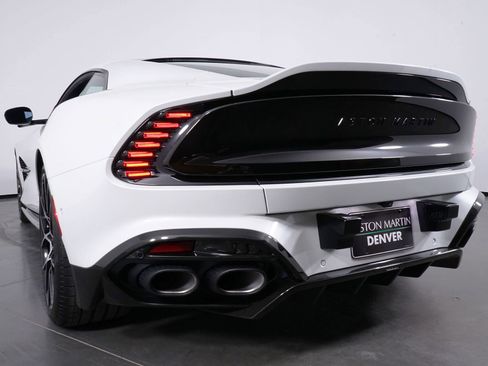 Used 2025 Aston Martin Vanquish image 19
