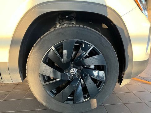 Used 2024 Volkswagen Atlas SE image 12