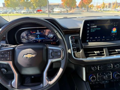 Used 2023 Chevrolet Suburban Premier image 14