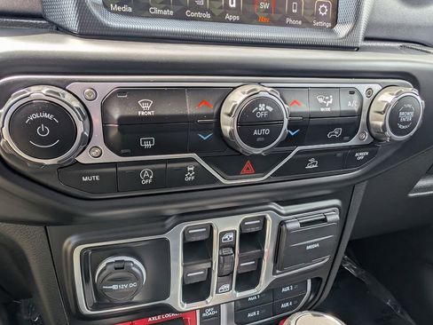 Used 2022 Jeep Gladiator Mojave w/ LED Lighting Group AWD/4WD image 21