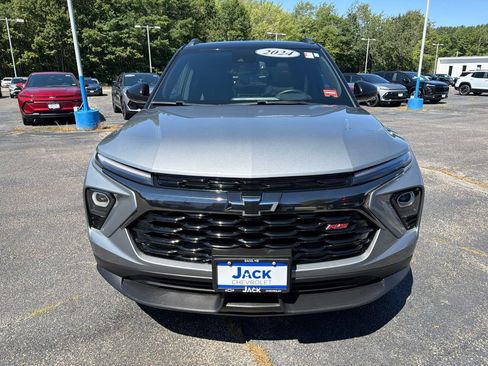 Used 2024 Chevrolet TrailBlazer RS w/ Convenience Package AWD/4WD image 2