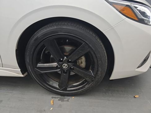 Used 2023 Nissan Sentra SR w/ SR Premium Package FWD image 13