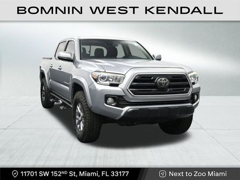 Used 2019 Toyota Tacoma SR5 w/ SR5 Appearance Package (SM) image 7