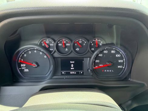 Used 2026 Chevrolet Silverado 1500 Custom w/ Turbomax Blackout Package RWD image 6