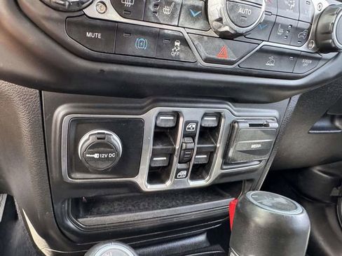Used 2023 Jeep Wrangler Unlimited Sahara w/ Cold Weather Group AWD/4WD image 30