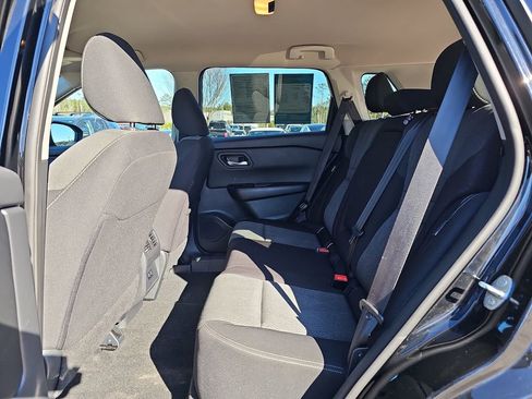 Used 2025 Nissan Rogue SV image 18
