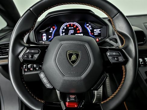 Used 2020 Lamborghini Huracan EVO RWD image 27