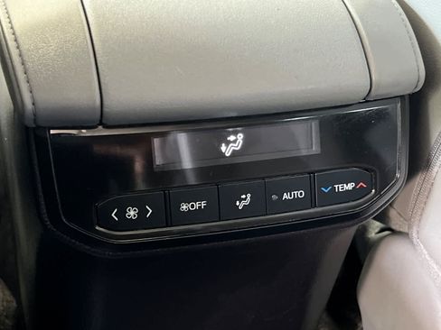 Certified 2024 Toyota Highlander XLE AWD/4WD image 14
