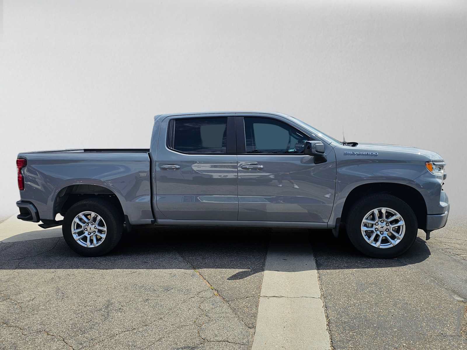 Used 2024 Chevrolet Silverado 1500 RST RWD image 2