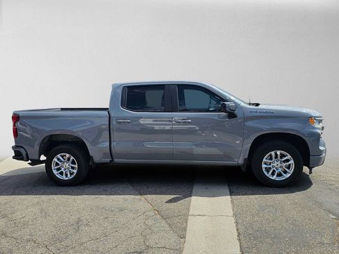 Used 2024 Chevrolet Silverado 1500 RST RWD image 2