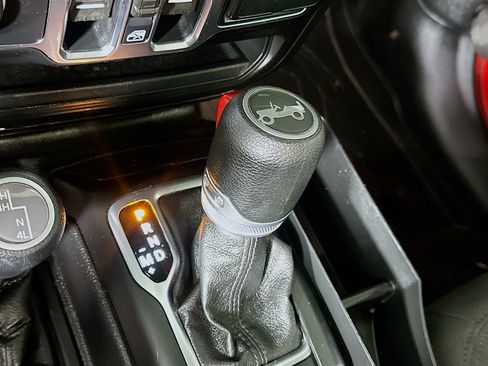 Used 2020 Jeep Wrangler Unlimited Sport image 23