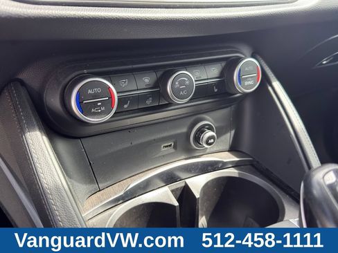 Used 2018 Alfa Romeo Stelvio Ti AWD/4WD image 19