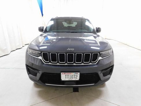 Used 2022 Jeep Grand Cherokee Laredo w/ Luxury Tech Group I image 4
