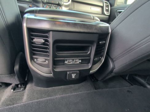 Used 2019 RAM 1500 Big Horn AWD/4WD image 14