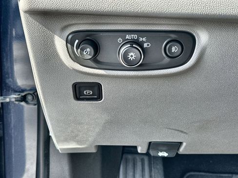 Certified 2018 GMC Terrain SLT w/ Preferred Package image 18