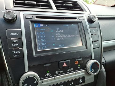 Used 2013 Toyota Camry SE FWD image 20