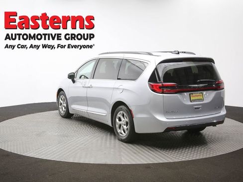Used 2023 Chrysler Pacifica Limited image 68