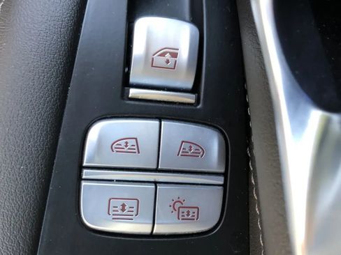 Used 2023 BMW X7 xDrive40i w/ Premium Package AWD/4WD image 39