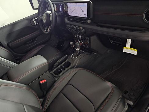 Used 2026 Jeep Wrangler Unlimited Rubicon AWD/4WD image 30