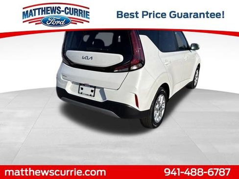 Used 2025 Kia Soul LX image 4
