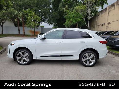 Used 2025 Audi Q5 Premium w/ Premium Plus AWD/4WD image 5