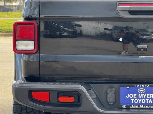 Used 2022 Jeep Gladiator Mojave image 10