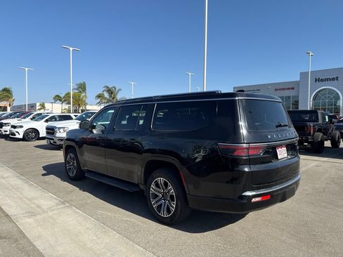 Used 2024 Jeep Wagoneer L Series II RWD image 6
