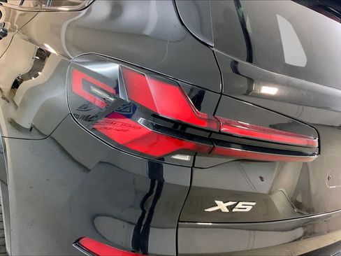 Certified 2024 BMW X5 xDrive40i w/ M Sport Package AWD/4WD image 28