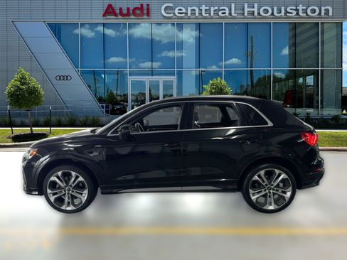 Used 2020 Audi Q3 2.0T Prestige w/ Prestige Package image 2