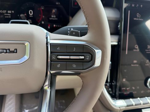 New 2026 GMC Yukon XL Denali w/ Denali Reserve Package AWD/4WD image 15