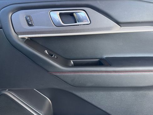 Used 2025 Ford Explorer ST-Line image 27